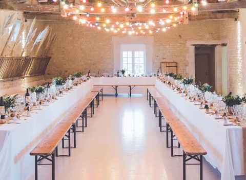 Sal por los caminos y senderos, e insísteles hasta que entren