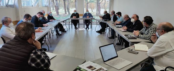 fraternidades sacerdotales reunidos