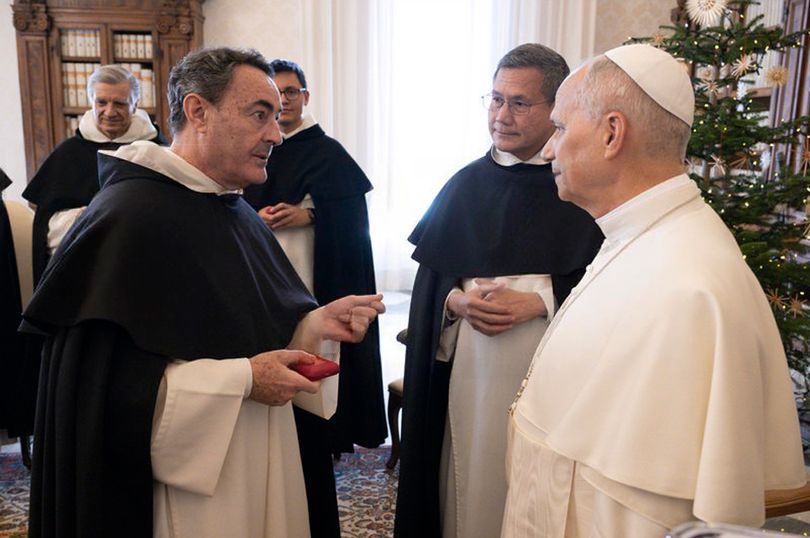 juan-luis-mediavila-leon-xiv-ancho_completo