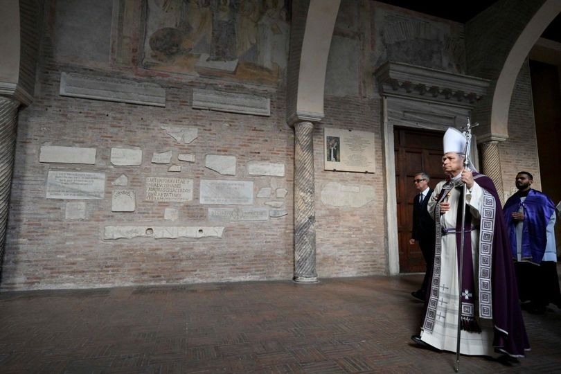 leon-xiv-en-el-atrio-de-santa-sabina-en-el-miercoles-de-ceniza-del-2026-ancho_completo