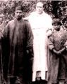 Monseñor Zubieta con indios