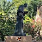 santo-domingo-honra-patrono-estatua