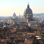 Vista de una iglesia en Roma