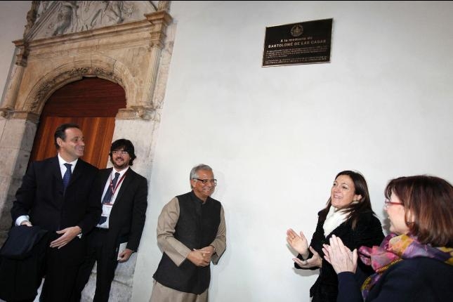 Muhammad Yunus, Cumbre Microcrédito