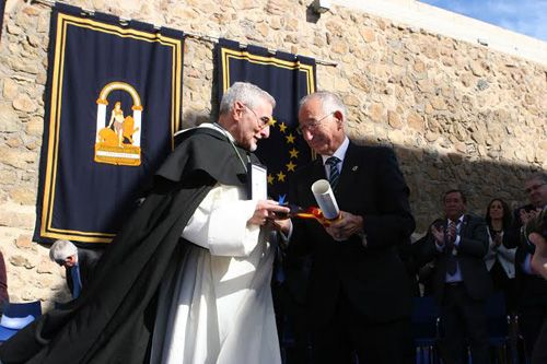 Medalla de oro a la devoción de la Virgen del Mar 