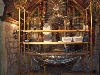 Cierre temporal de la cueva de Santo Domingo, en S