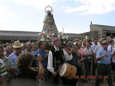 Celebración en la Peña de Francia del día de la Vi