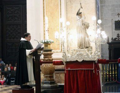 Fray Jesús Villa predica en la Catedral de Valenci
